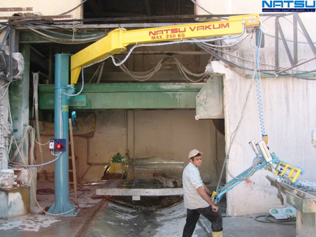 under-braced-wall-mounted-jib-crane